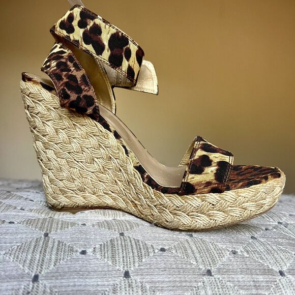 Stuart Weitzman X-Ray Animal Print Fabric Wide Strap Espadrille Wedge Sandal 7 M - Picture 2 of 16